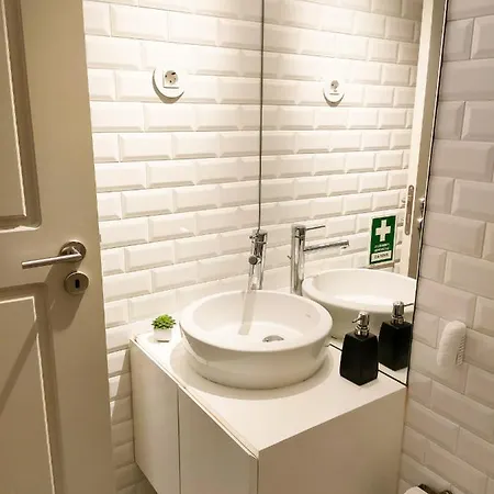 Unique - With Private Patio Apartment Porto
